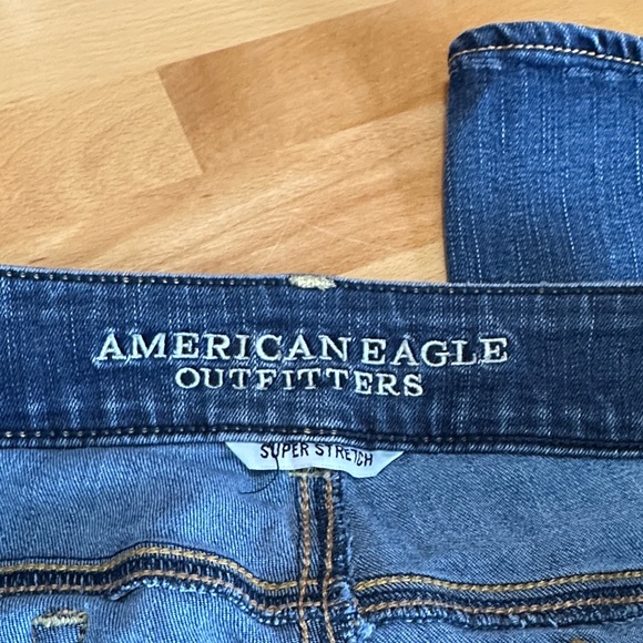 Cute Super Stretch Crop Jeans by American Eagle outfitters Sz 12 Artist Crop - Picture 3 of 4